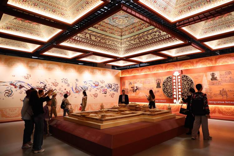 敦煌文博會(huì)展覽 絲路多元文化魅力的璀璨舞臺(tái)